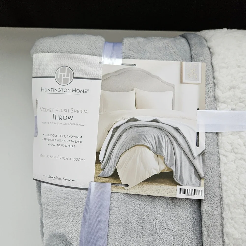 NEW Huntington Home Velvet Plush Sherpa Throw Blanket Grey 50x72 Fluffy Cozy